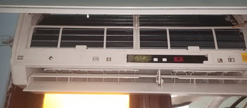 1 ton Daikin Split Ac For Sale 1