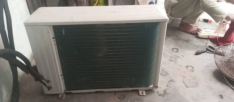 1 ton Daikin Split Ac For Sale 2