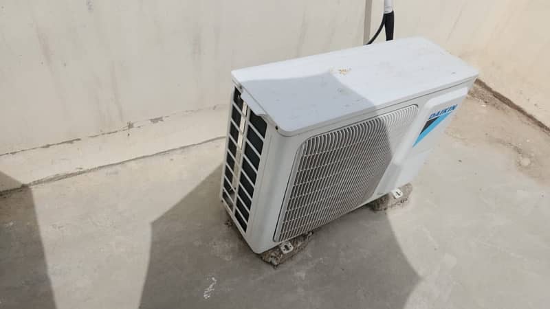 1 ton Daikin Split Ac For Sale 4