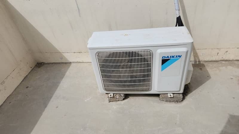 1 ton Daikin Split Ac For Sale 5