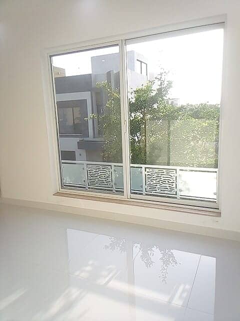 5 BEDROOMS HOUSE WITH BESMENT IN DHA 9 TOWN 6