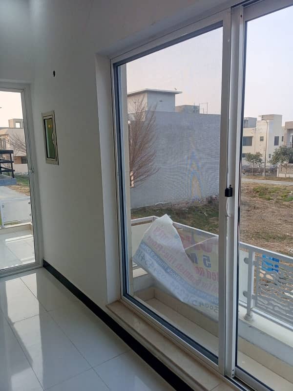 5 BEDROOMS HOUSE WITH BESMENT IN DHA 9 TOWN 23