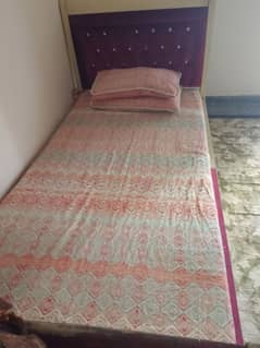 single bed one  and table for urgent sale