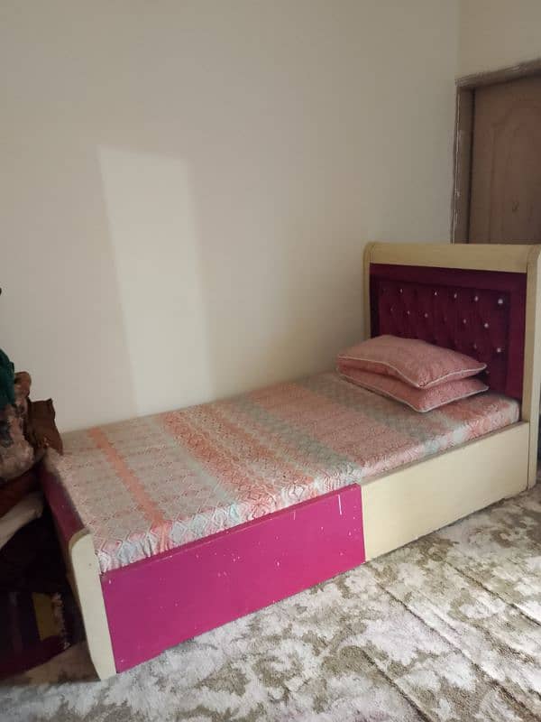 single bed  for urgent sale 1