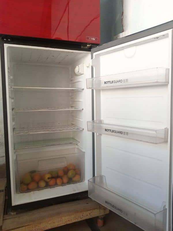 "Used Refrigerator – Excellent Condition, Great Price!" 6