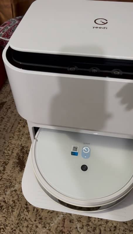 Yeedi Mop Station Robot Vacuum with Self Cleaning Mop Station 4