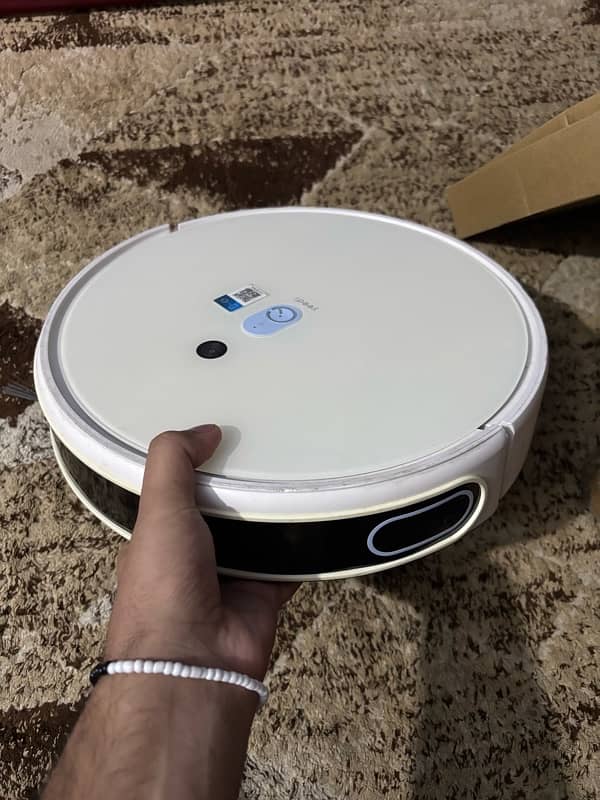 Yeedi Mop Station Robot Vacuum with Self Cleaning Mop Station 7