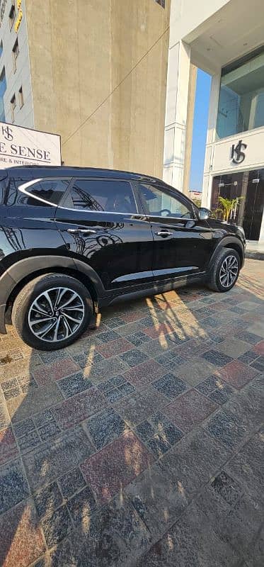 Hyundai Tucson AWD H/ Trac ultimate 2023 6