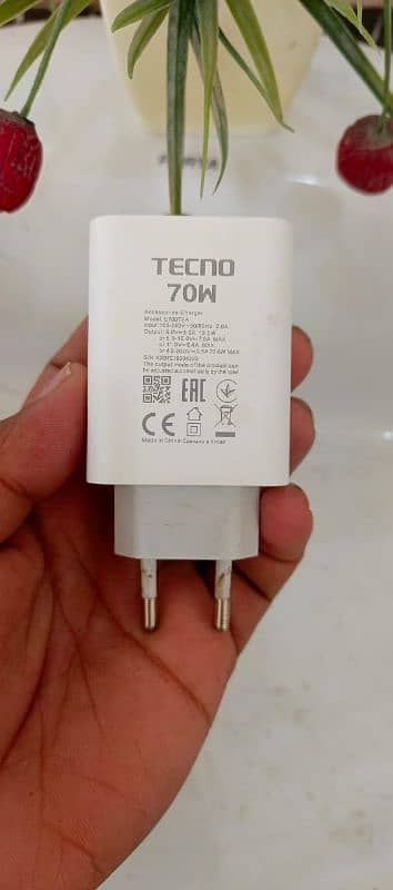 tecno camon 30  . new condecton   just 3 month use   ander warnti 6