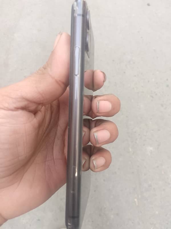 iPhone 11 Jo non pta battery health 84 total janian 1