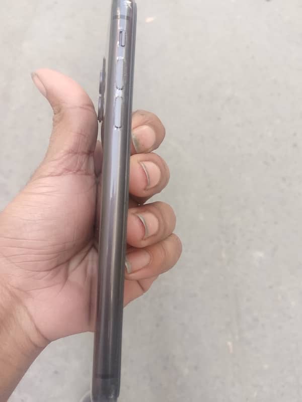 iPhone 11 Jo non pta battery health 84 total janian 3