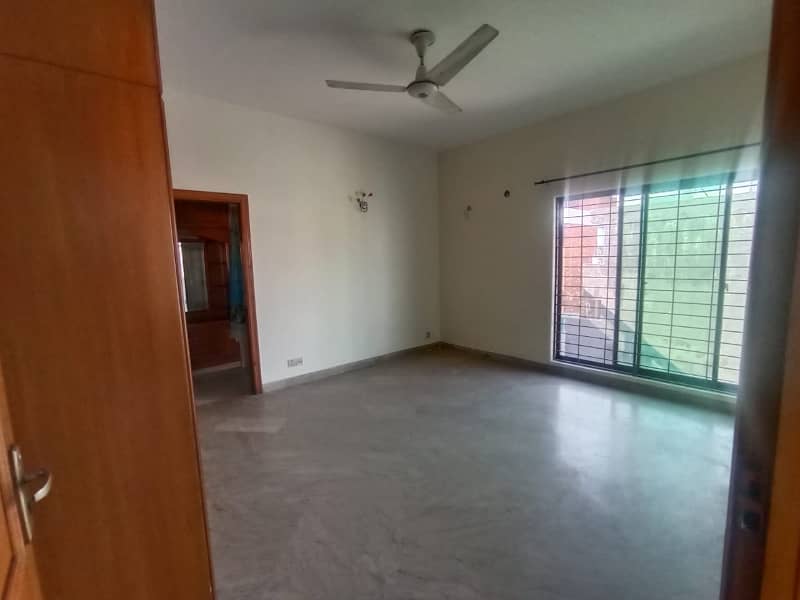 10 MARLA UPPER PORTION FOR RENT IN DHA PHASE 2 NEAR MASJID MARKET PARK 6