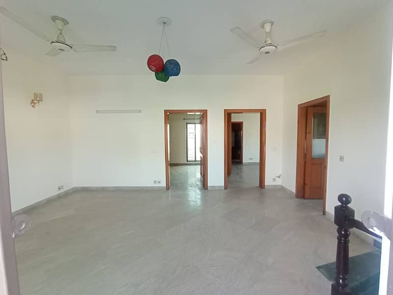 10 MARLA UPPER PORTION FOR RENT IN DHA PHASE 2 NEAR MASJID MARKET PARK 10