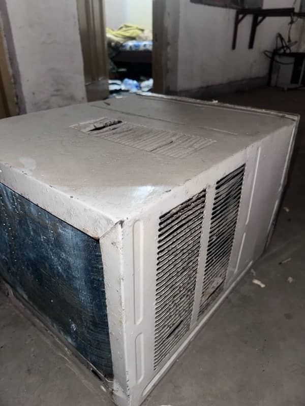 Fully functional . 75 ton window AC 3