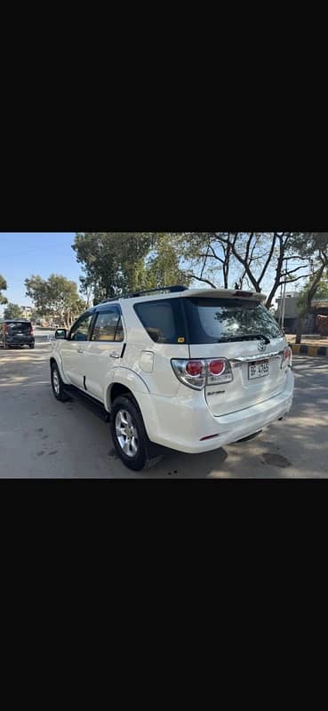 Toyota Fortuner V 2014 0