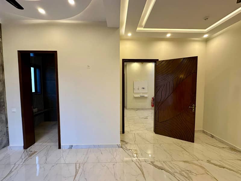 5 Marla Ultra Modern Super Luxurious Bungalow for Rent in DHA Defence 16