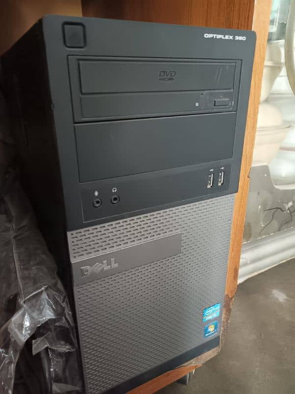 DELL  TOWER OPTIPLEX 390 0