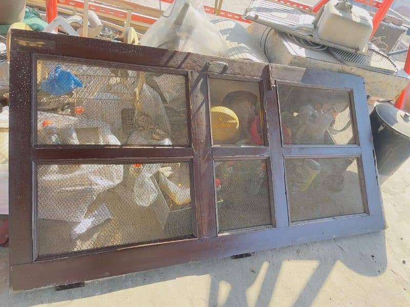 wooden door in good condition 0