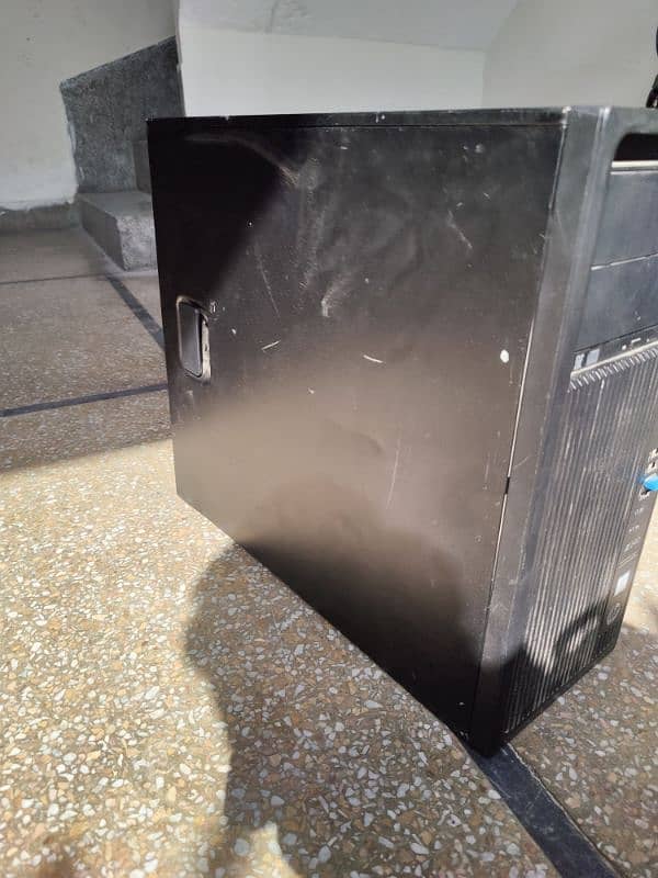 HP Z240 Workstation  Tower 3
