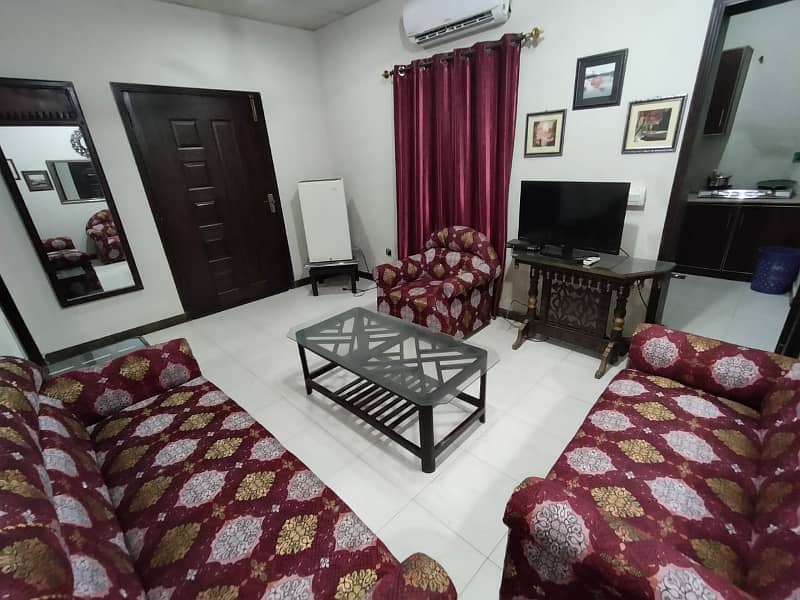 Fully Furnished Flat Available For Short Rentals!! Nearby Airport. 4