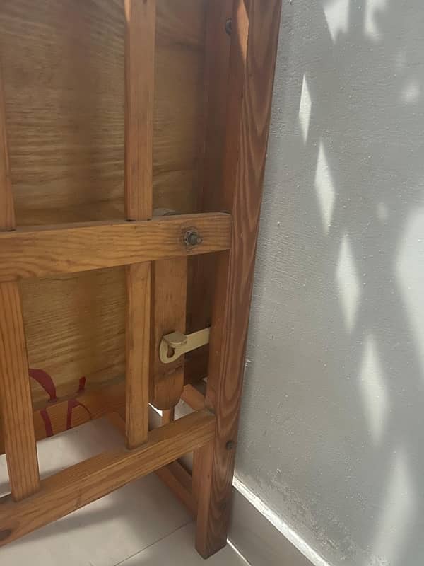 wooden swim babay cot like new 3