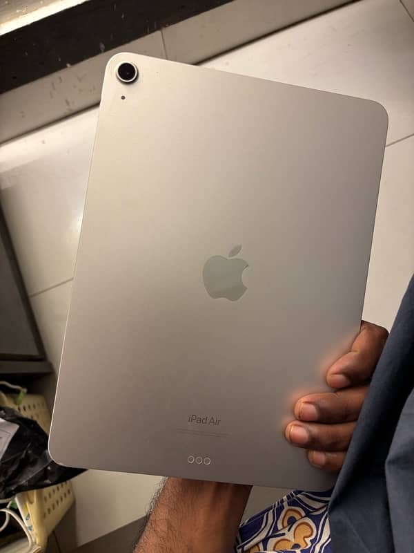 ipad air 5 64gb wifi 10/10 without box charger 3