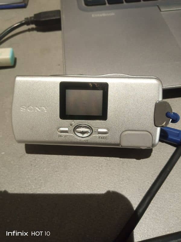 Sony digital still camera model DSC-U20 2