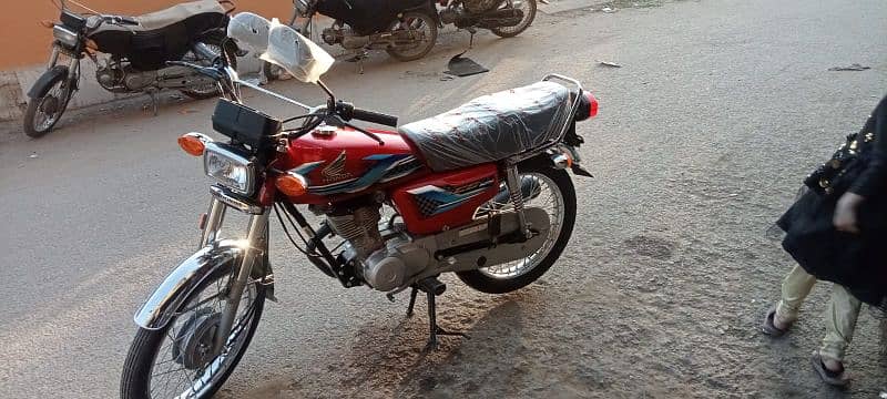 HONDA CG 125 2024 RED UNREGISTERED 7