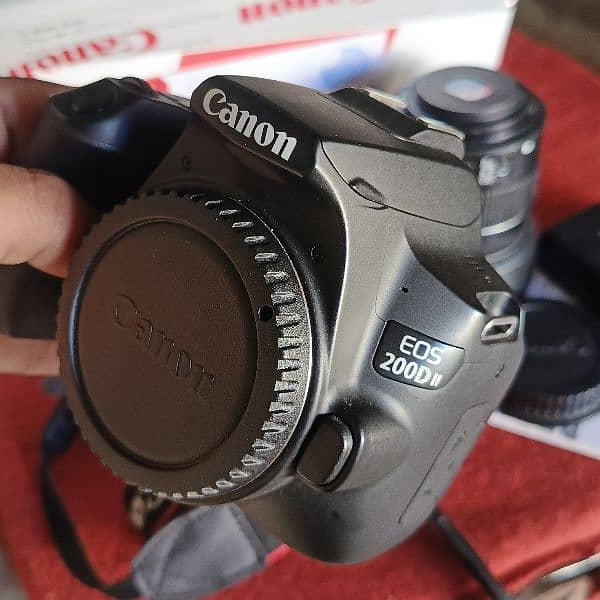 canon 200d II 4k 30 fullhd 60 hd 120 with lens 14