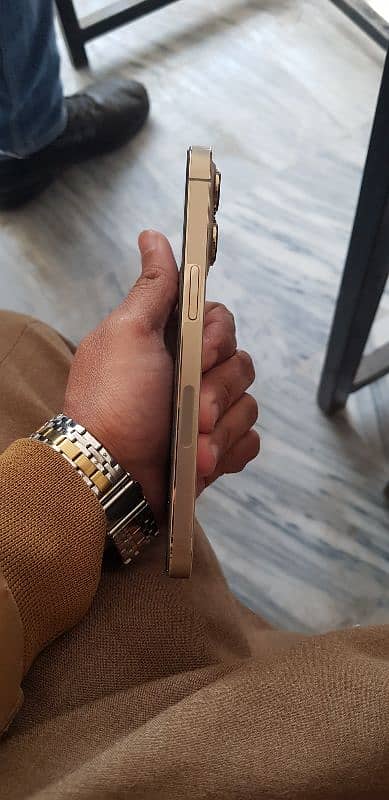 iphone 13 pro jv condition 10/10 ONLY Text me on WhatsApp 4