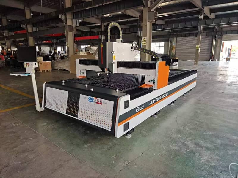 Fiber laser cutting machine 1500watt and 3000watt 4