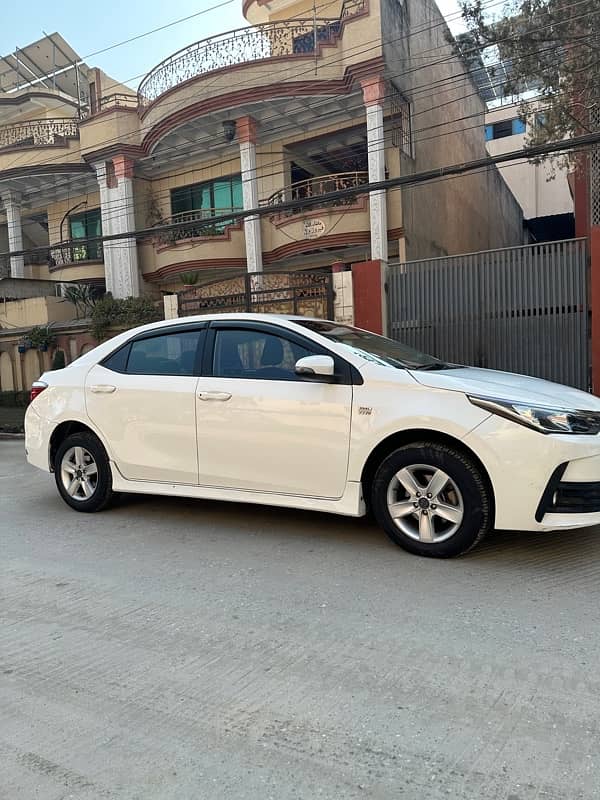 Toyota Corolla Altis 2018 4