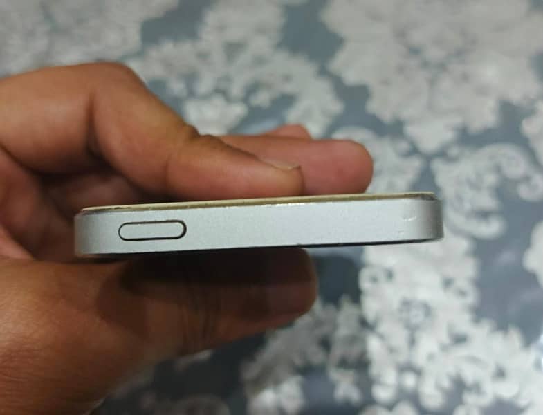 iphone 5 32GB urgent sale 7