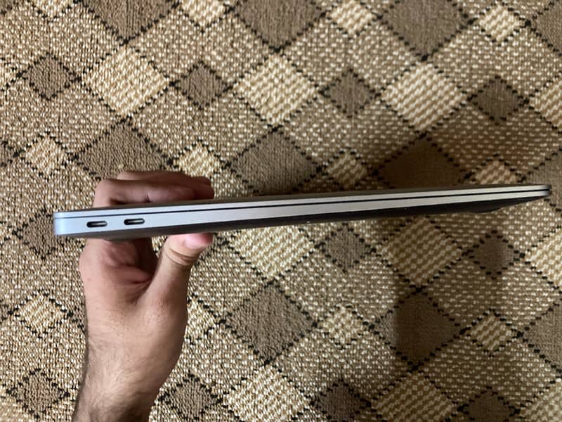 urgent sale! macbook air m1 6