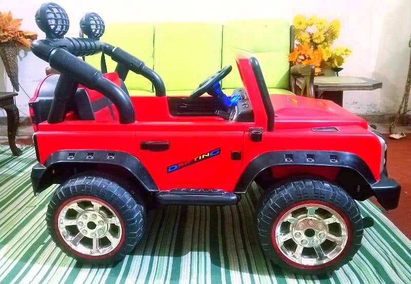 key start Jumbo size kids jeep car 2seater excellent condition All ok 9