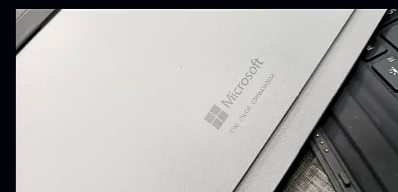 Microsoft surface 6 Pro i7 8th gen touch screen 3