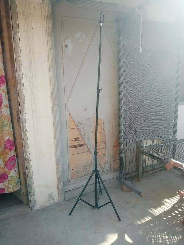 7ft tripod stand 2