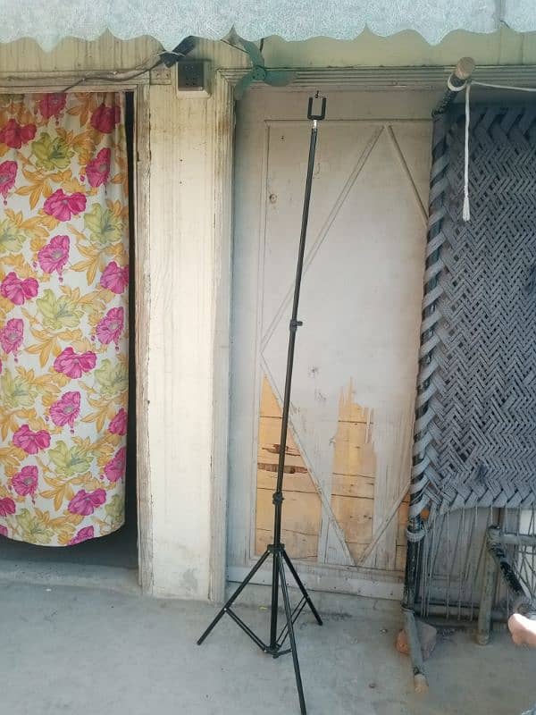 7ft tripod stand 3