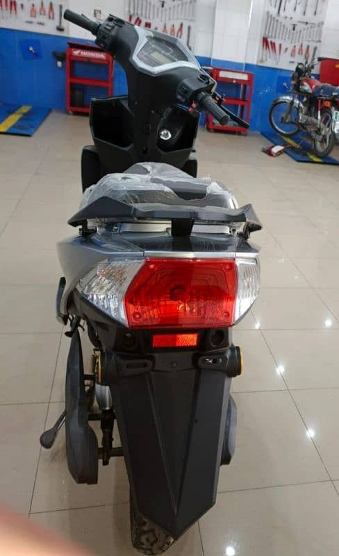 Electric bike with lithium battery 1