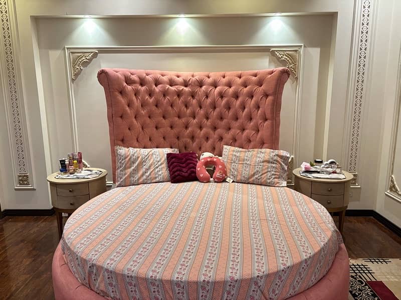 PINK ROUND SHAPED BED|BEST CONDITION! 2