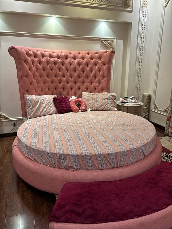 PINK ROUND SHAPED BED|BEST CONDITION! 4