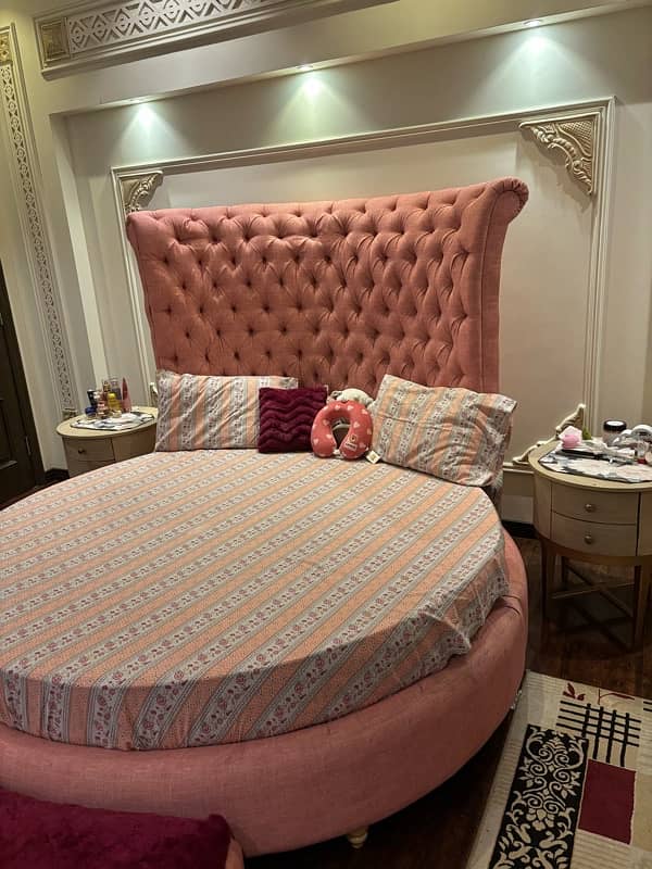 PINK ROUND SHAPED BED|BEST CONDITION! 7