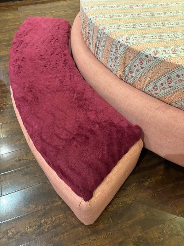 PINK ROUND SHAPED BED|BEST CONDITION! 12