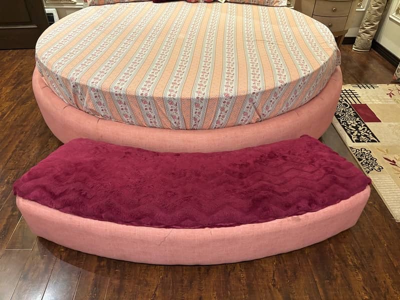 PINK ROUND SHAPED BED|BEST CONDITION! 13