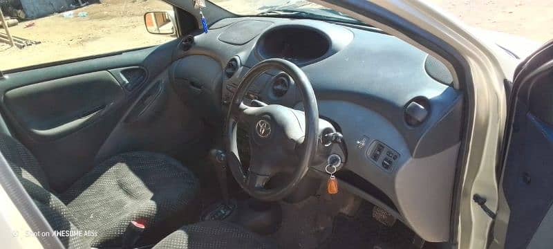 Toyota Vitz 2002 9