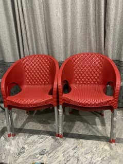 Plastic chairs with table