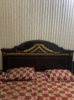 king bed with mattress