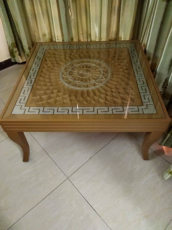 Set of 3 tables - 1 center and 2 side tables - 10/10 condition 2