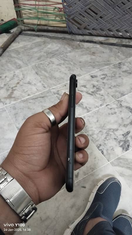 iPhone XR 64 GB jv 7