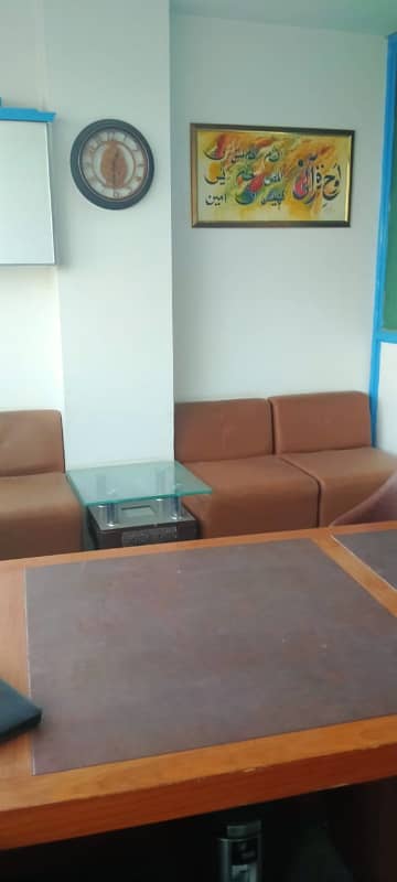 Sami furnished office for rent 500sqft in shahar e Faisal. 3